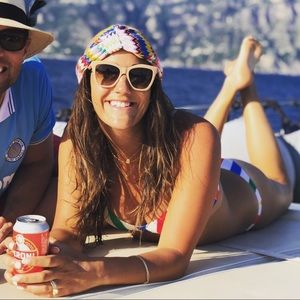 Meet your Posher, Hilary